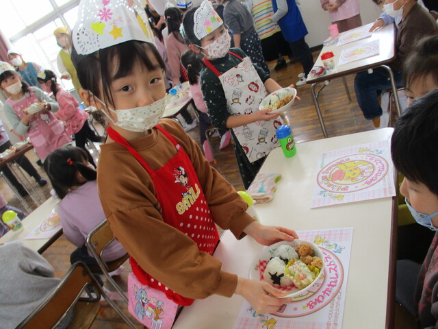 ８