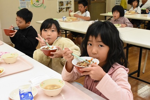 10.19地産地消給食（雪降り和牛）